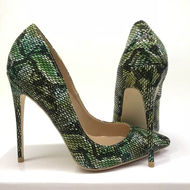 Zapatos de tacón con relieve estampado de pitón verde