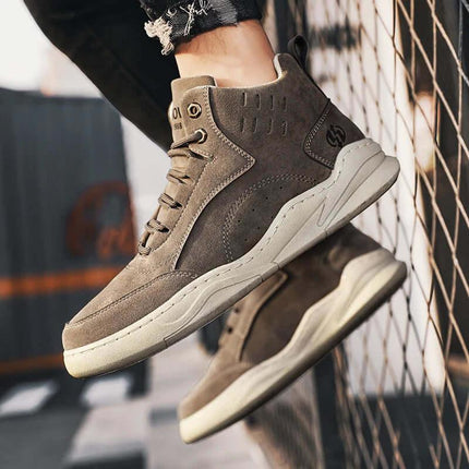 Zapatillas casual de ante para hombre-Comodidad y estilo en color marrón, con diseño moderno y suela gruesa para comodidad y estilo urbano. 