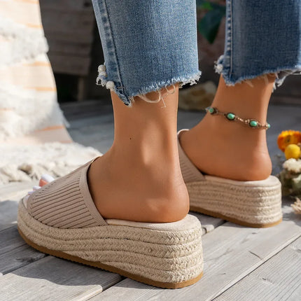 Sandalias plataforma de ratán boca de pez, color beige, con suela de esparto, estilo casual