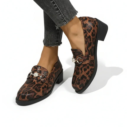 Mocasines con tacón de bloque en color clásico