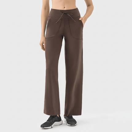 Pantalones deportivos con cordón y bolsillos