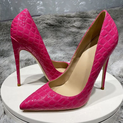 Zapatos de tacón de aguja con efecto cocodrilo en color rosa, estilo elegante, material sintético