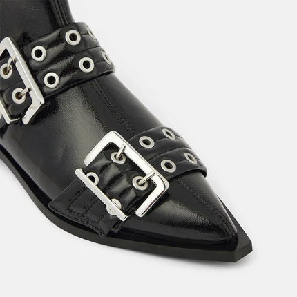 Botas Stilletto negras de cuero con hebillas metálicas y tacón medio estilo moderno