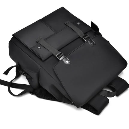 Mochila Leo con múltiples bolsillos y correa ajustable - tugranalmacen.com