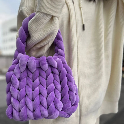 Bolsa de cartero tejida a mano con hilo hilado y núcleo de terciopelo de cristal. - tugranalmacen.com