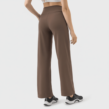 Pantalones deportivos con cordón y bolsillos