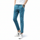 Pantalón casual MRMT de color negro