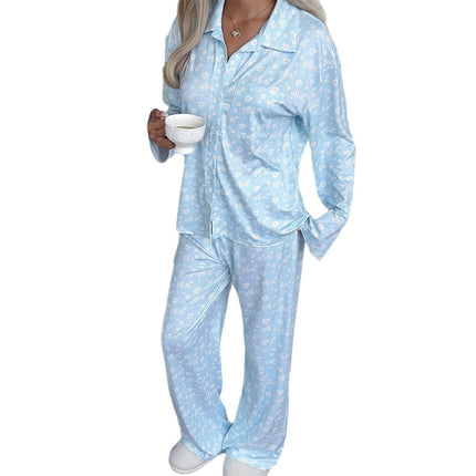 Conjunto de camisa y pantalones azul claro