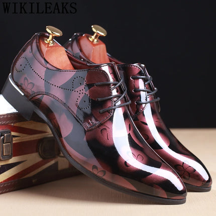 Zapatos de vestir para hombre con diseño floral elegante en color oro