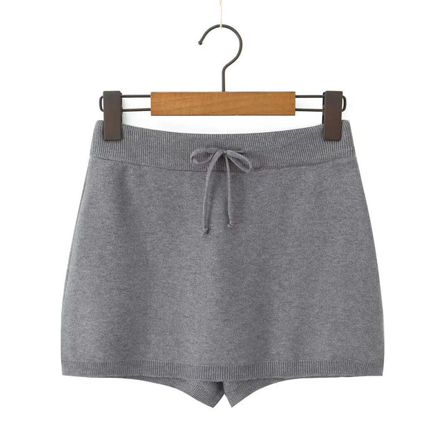 Falda gris de punto con botones