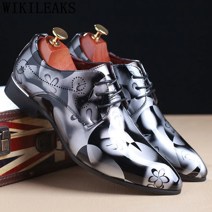 Zapatos de vestir para hombre con diseño floral elegante en color oro