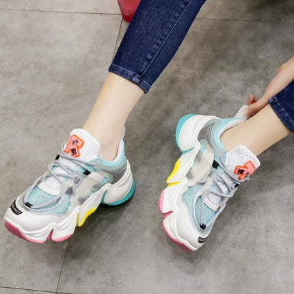 Zapatillas de deporte vulcanizadas de mujer color arcoíris con suela gruesa y diseño moderno