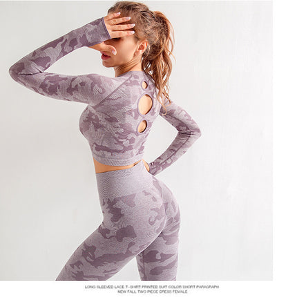 Conjunto deportivo de 3 piezas: Sujetador, Camiseta y Leggings.