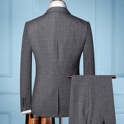 Traje de tres piezas para hombre de corte ajustado