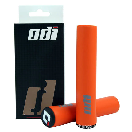 Puños de silicona ODI para bicicleta de montaña, plegable, ultraligero - tugranalmacen.com