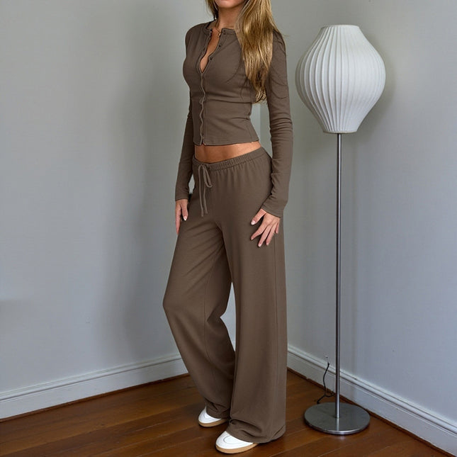 Conjunto de jersey y pantalones marrones para mujer