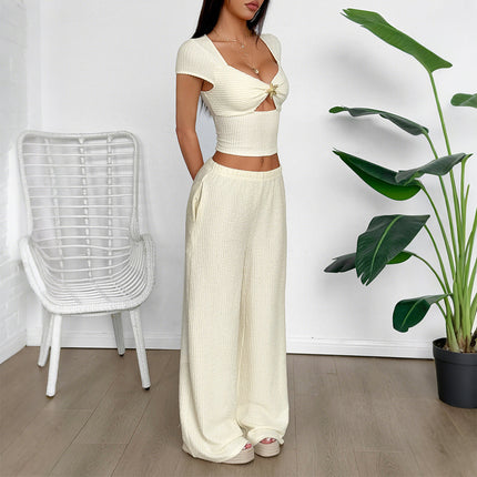Conjunto estilo boho-chic para mujer con chaleco y pantalones anchos
