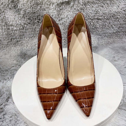 Zapatos de tacón café efecto cocodrilo para mujer, estilo elegante, Zapatos de tacon color café y efecto cocodrilo