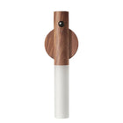 Lámpara de pared con luz LED nocturna USB inalámbrica de madera, recargable, con sensor de movimiento - tugranalmacen.com