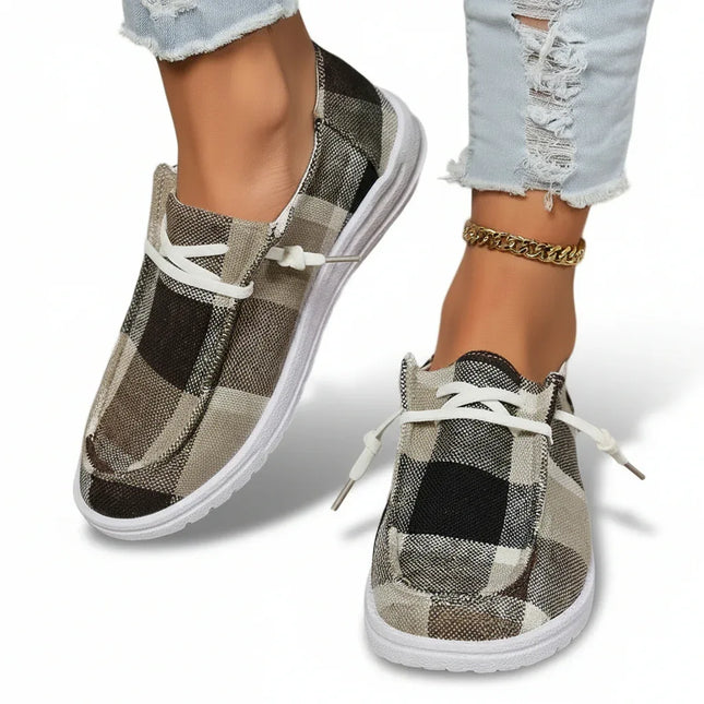 Zapatos planos sin cordones con punta redonda a cuadros