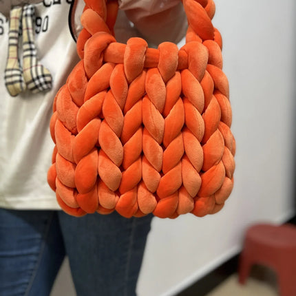 Bolsa de cartero tejida a mano con hilo hilado y núcleo de terciopelo de cristal. - tugranalmacen.com