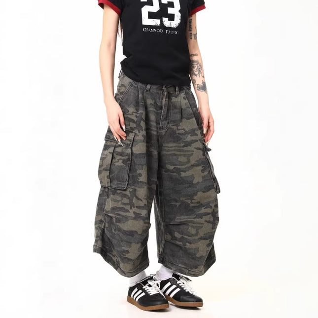 Pantalones cortos cargo denim en camuflaje de mujer