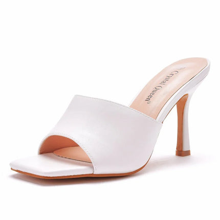 Sandalias Crystal Queen de tacón alto, punta cuadrada, color blanco, material sintético, elegantes