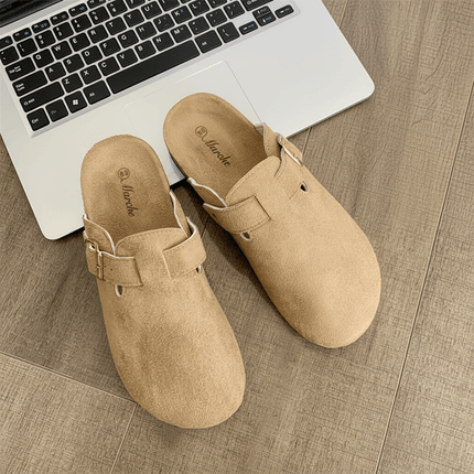 Zuecos mule de ante sintético con hebilla dorada — Multicolor