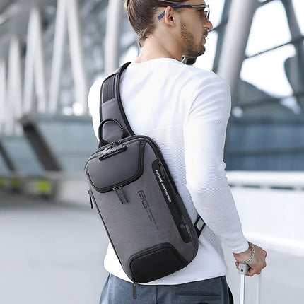 Mochila de pecho BANGE, antirrobo y con tecnología USB - tugranalmacen.com
