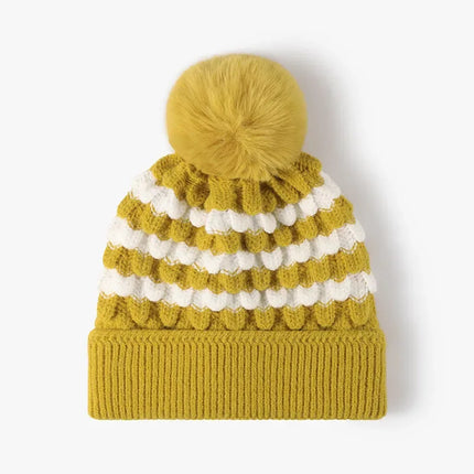 Gorro de punto a rayas con pompón en negro