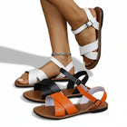 Sandalias planas con tiras cruzadas de playa, color beige