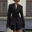 Blazer Negra de Mujer con Encaje - Elegancia Sofisticada