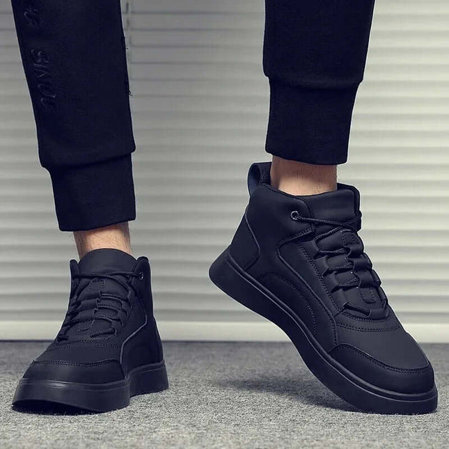 Zapatillas deportivas de caña alta negras con cordones para hombre