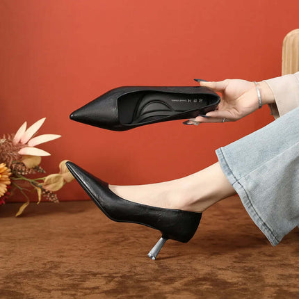 Zapatos de tacón de punta de piel sintética