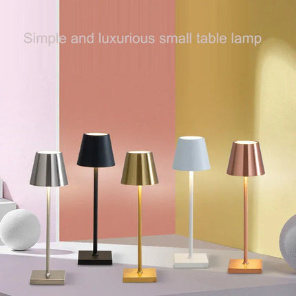 Lámpara de mesa de diseño nórdico, color oro