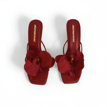 Zapatillas de tacón alto con punta de flor