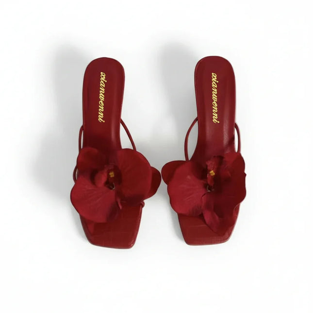 Zapatillas de tacón alto con punta de flor