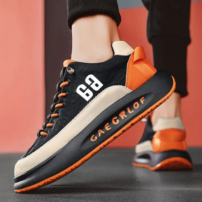 Zapatillas deportivas para hombre moderno con suela gruesa y diseño estilizado