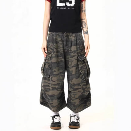 Pantalones cortos cargo denim en camuflaje de mujer