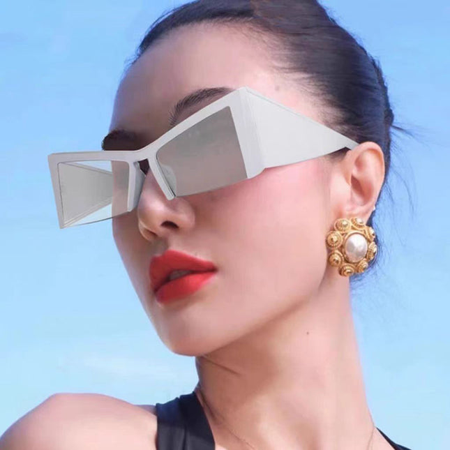 Gafas de sol modernas de media montura para eventos y fiestas
