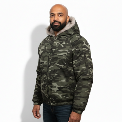 Chaqueta bomber de camuflaje con capucha y forro de pelo verde