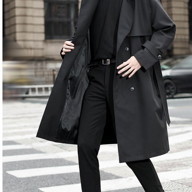 Gabardina larga de hombre de estilo militar